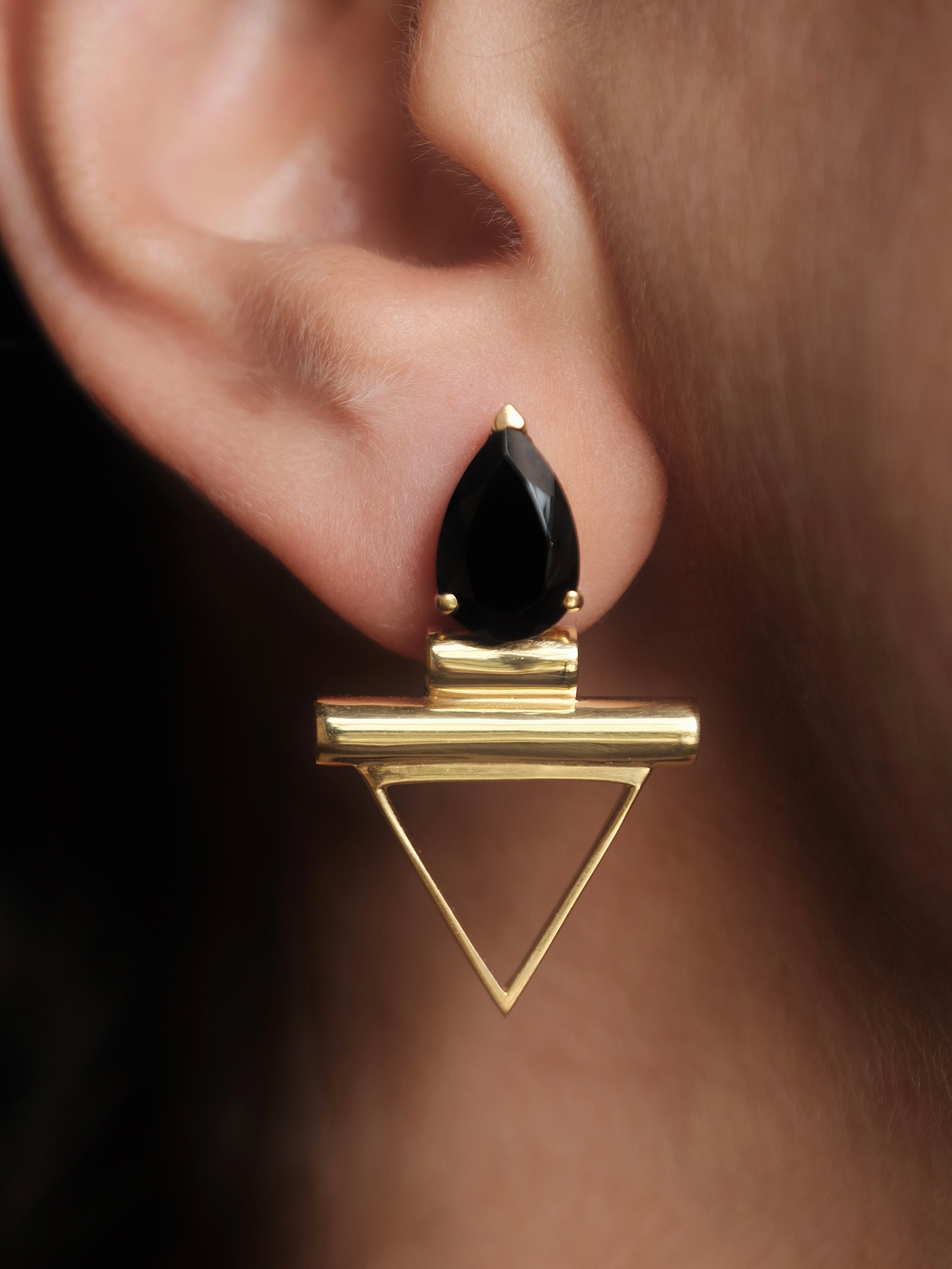 LISA Black Spinel Gold Earrings
