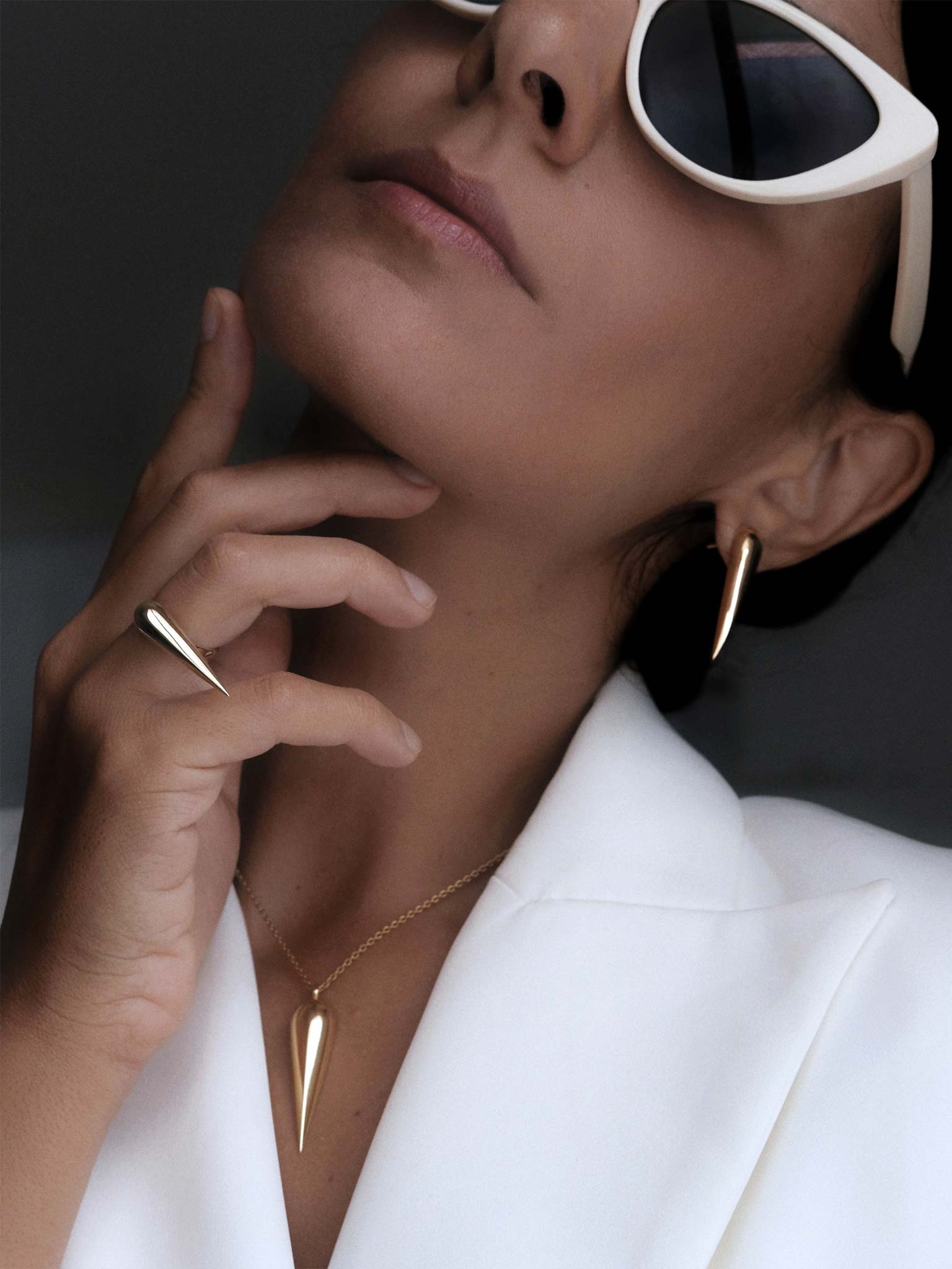 Earrings Cara Gold on model