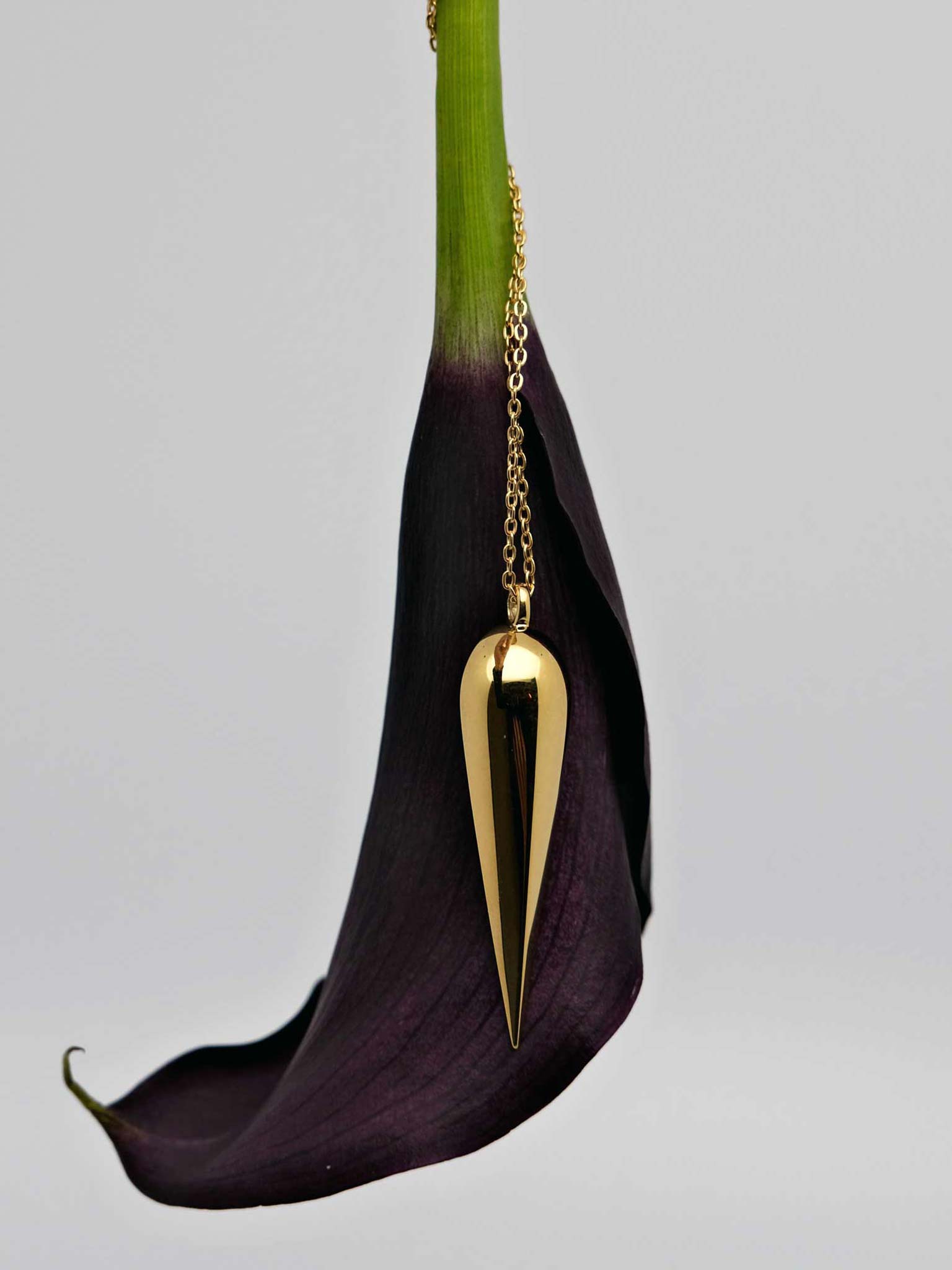 Necklace Cara on flower