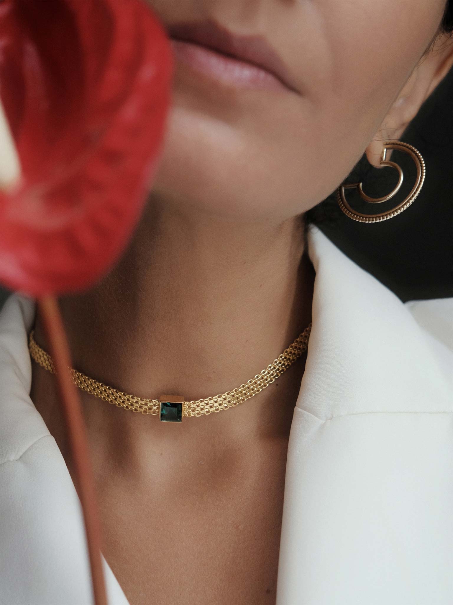 Necklace Madina Gold on model