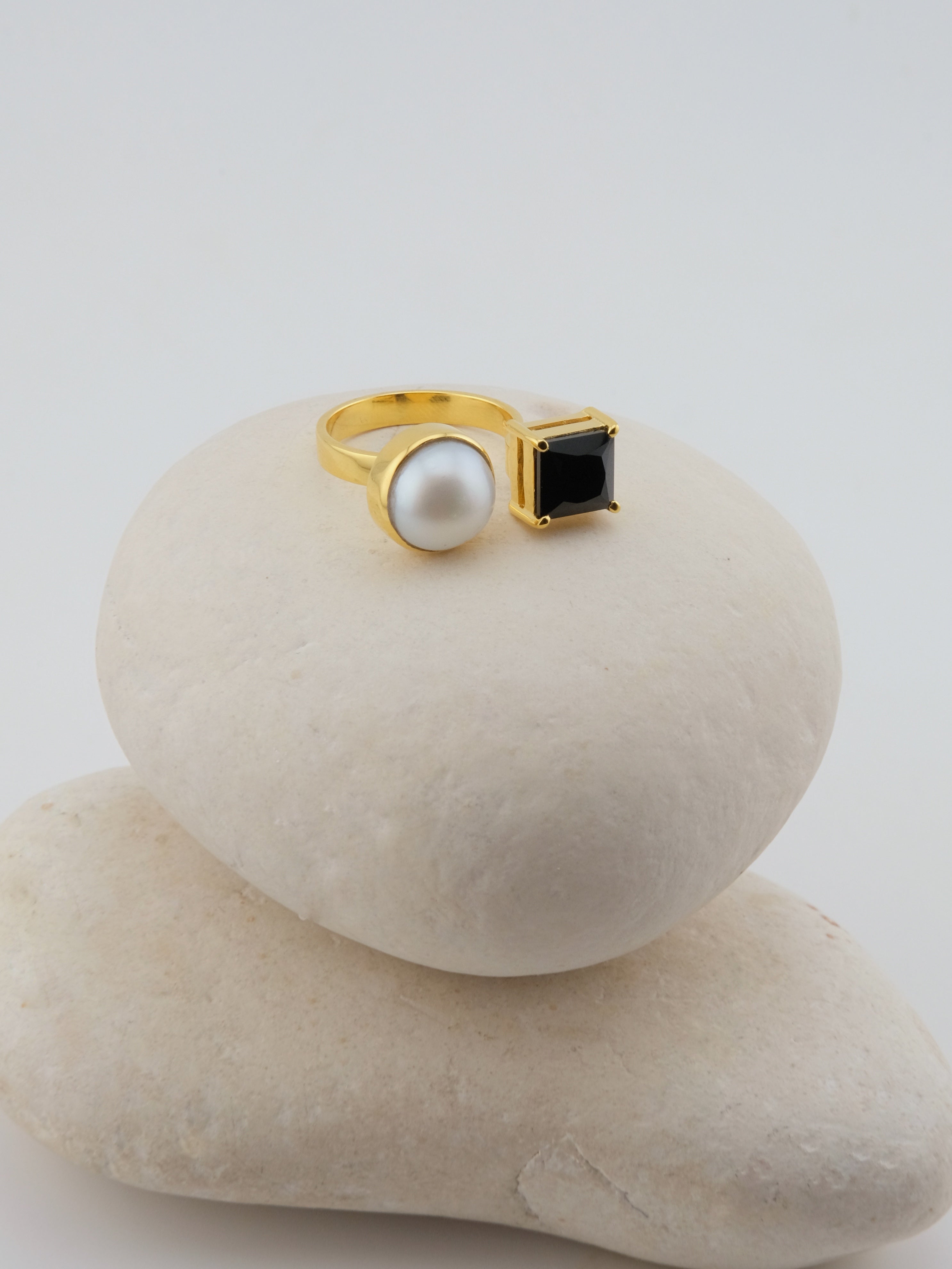 ELLA  Black Spinel with Pearl Silver Gold Ring