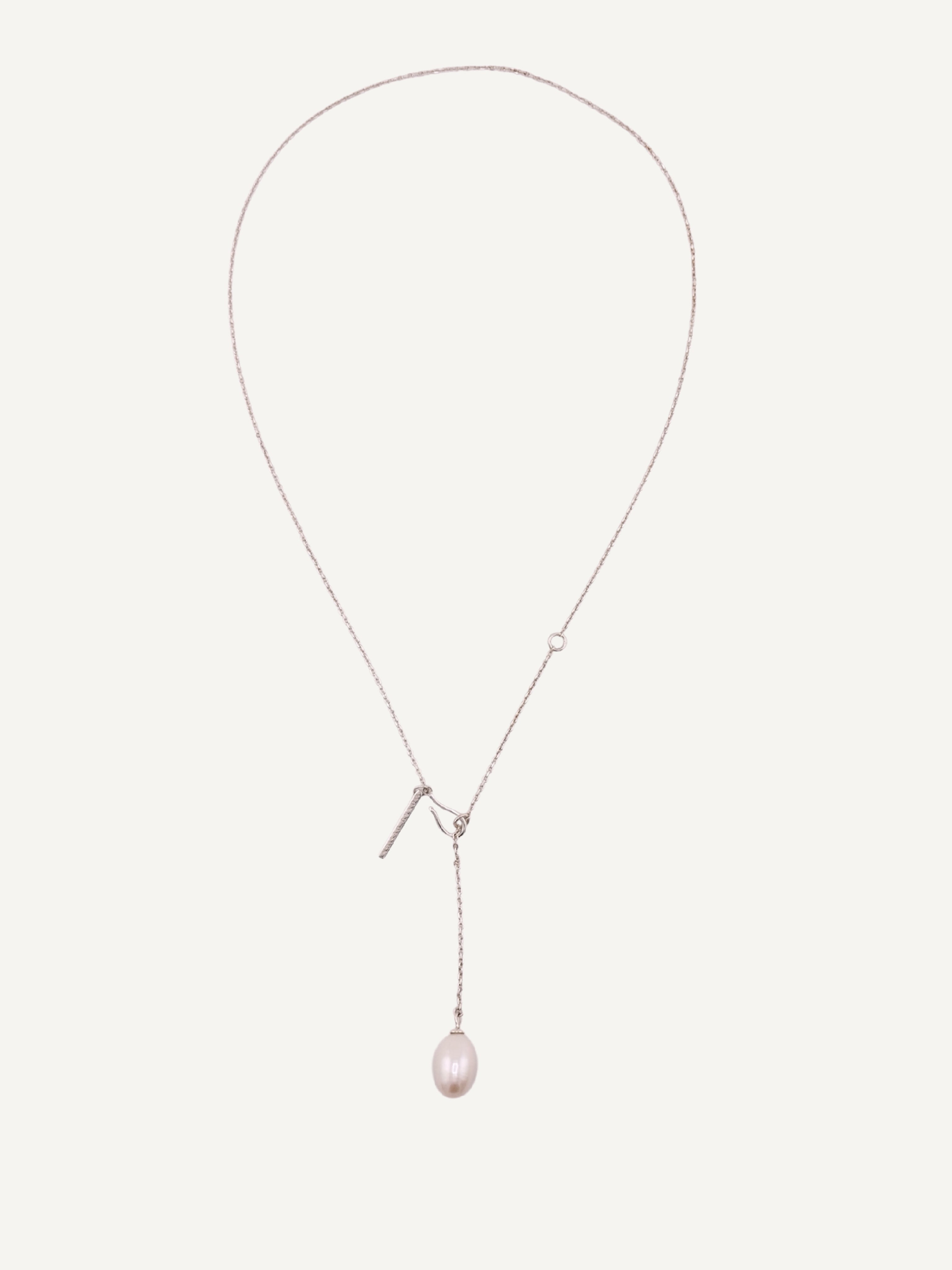 LIVIA Silver Necklace