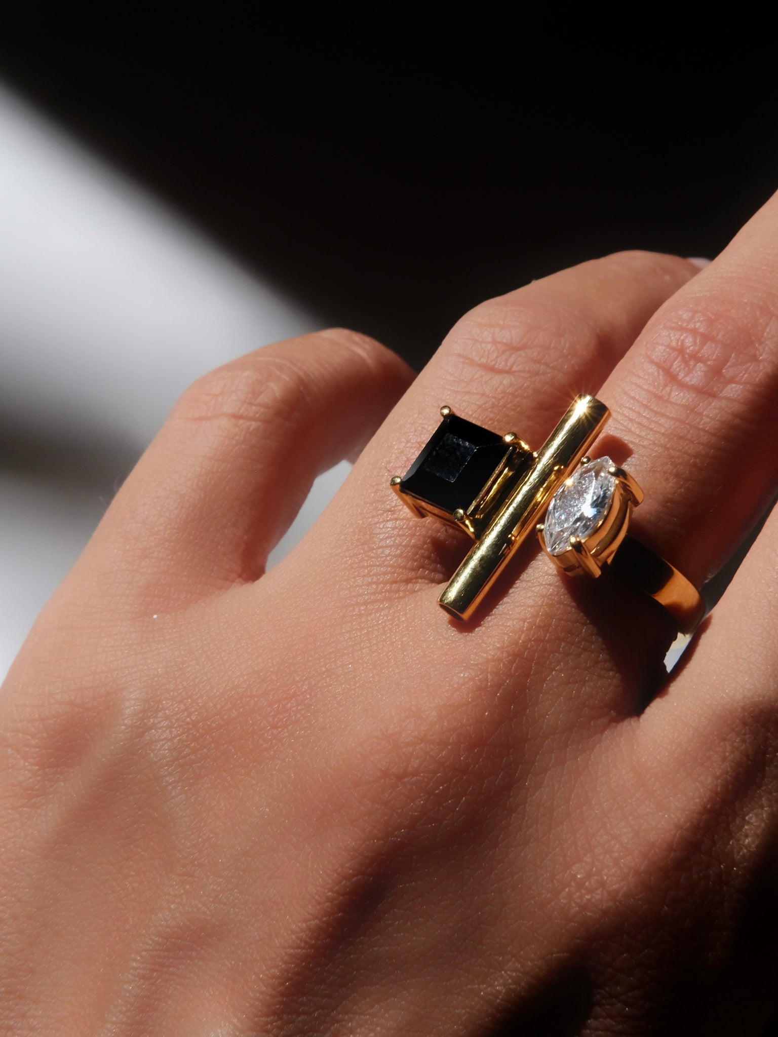 EMMA Black Spinel Gold Ring