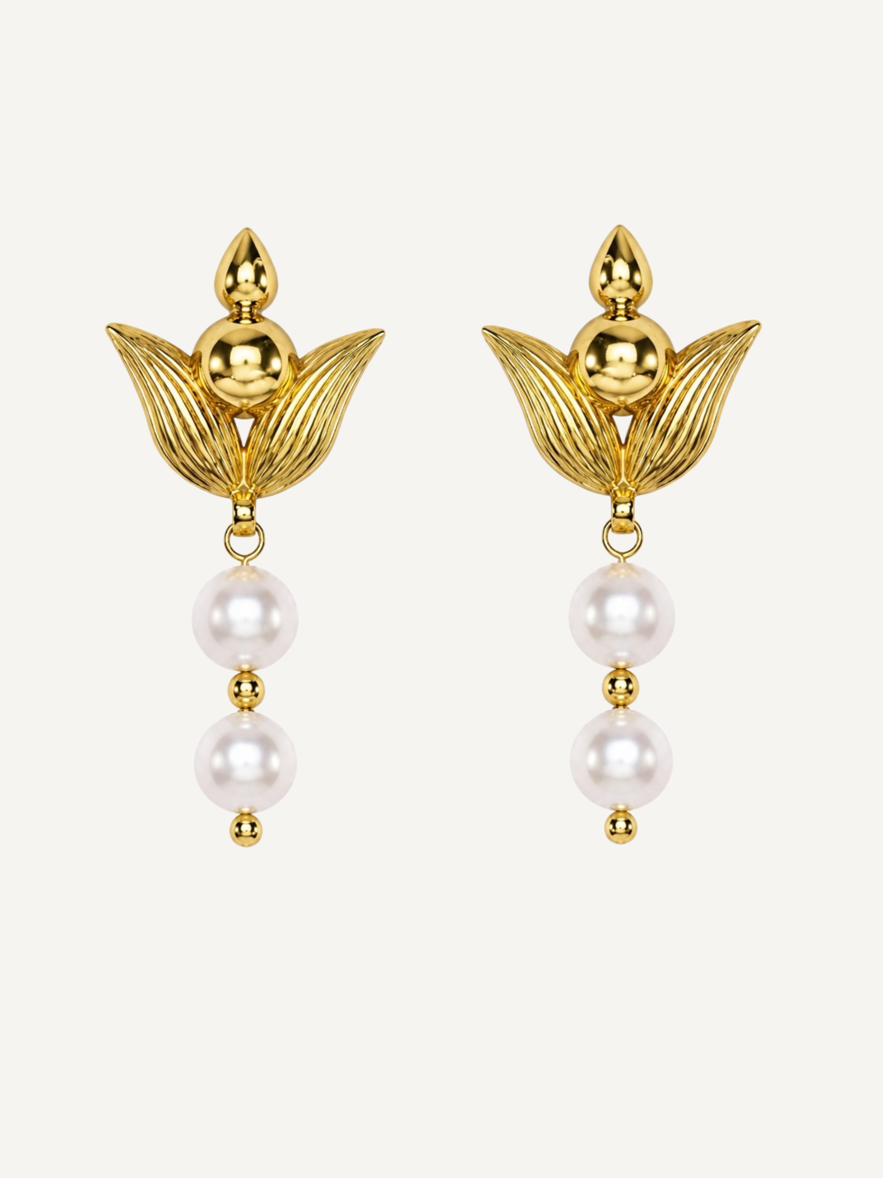 CHLOE Pearls Earrings
