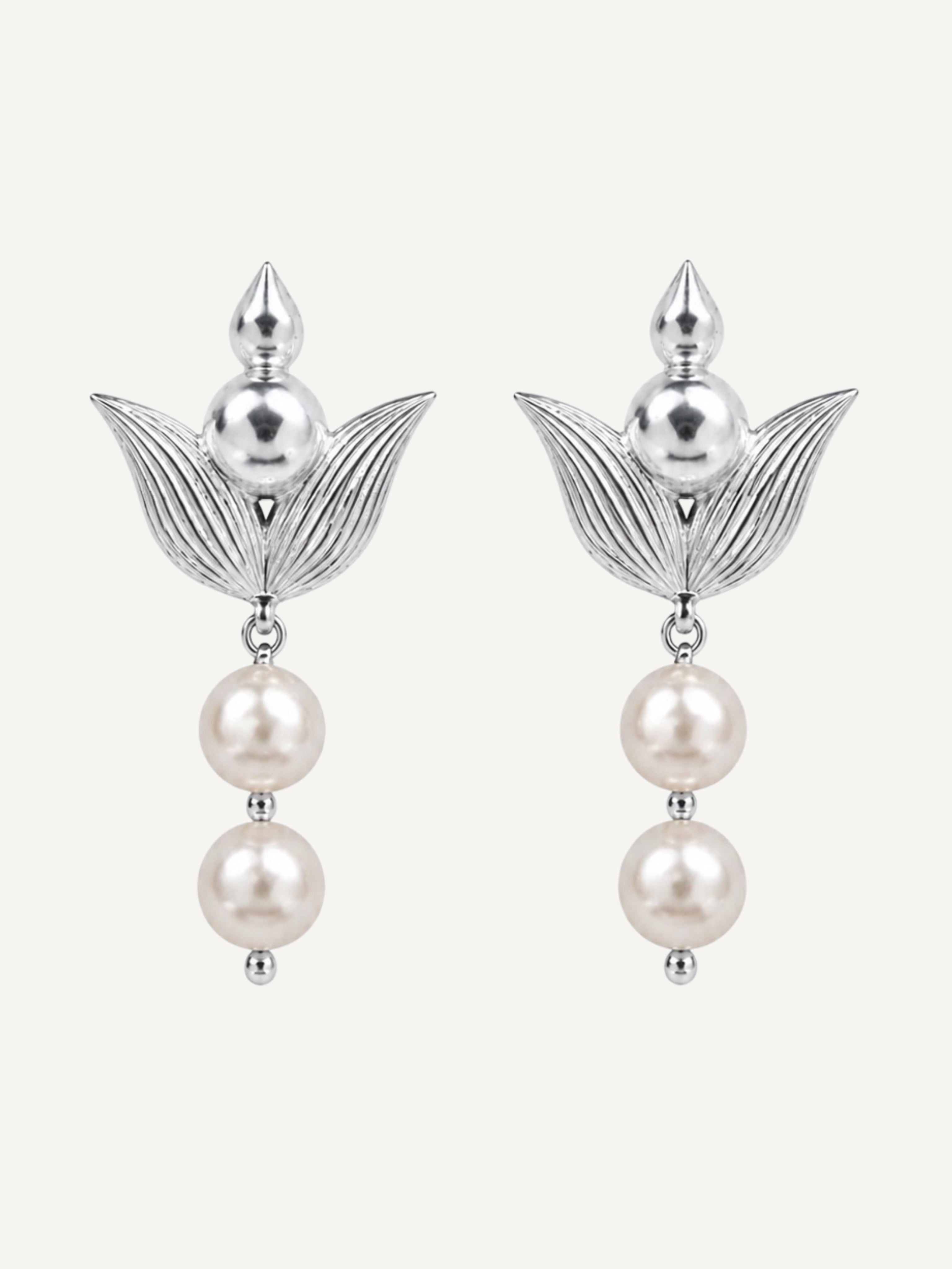 CHLOE Pearls Earrings in Silver