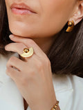 Earrings Jane Gold on model