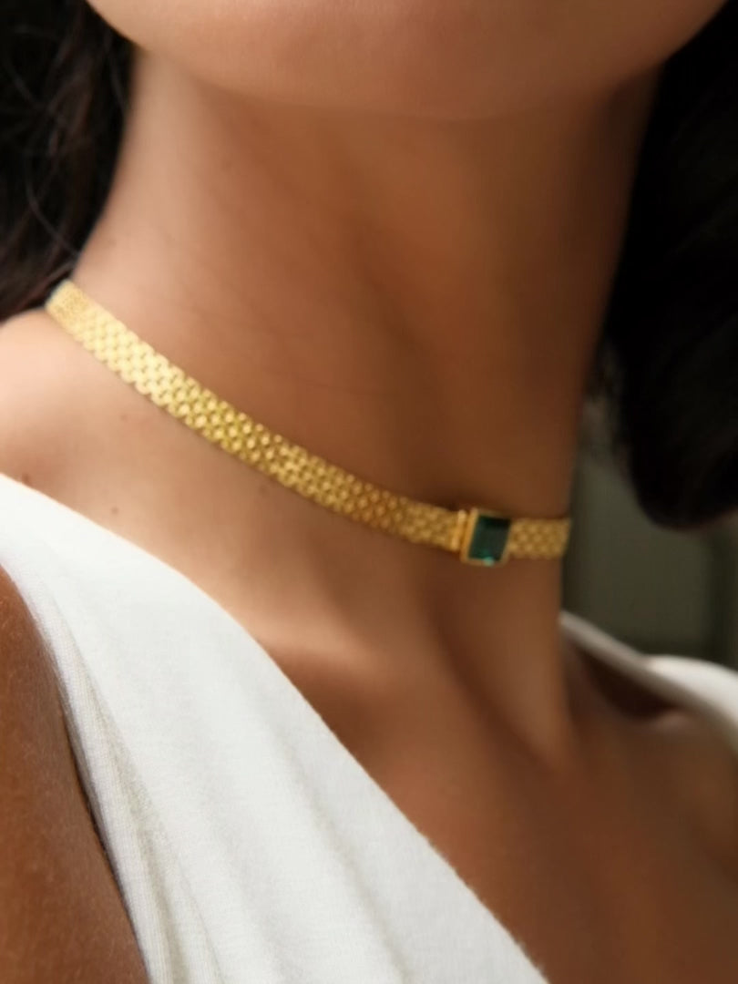 Necklace Madina Gold on model