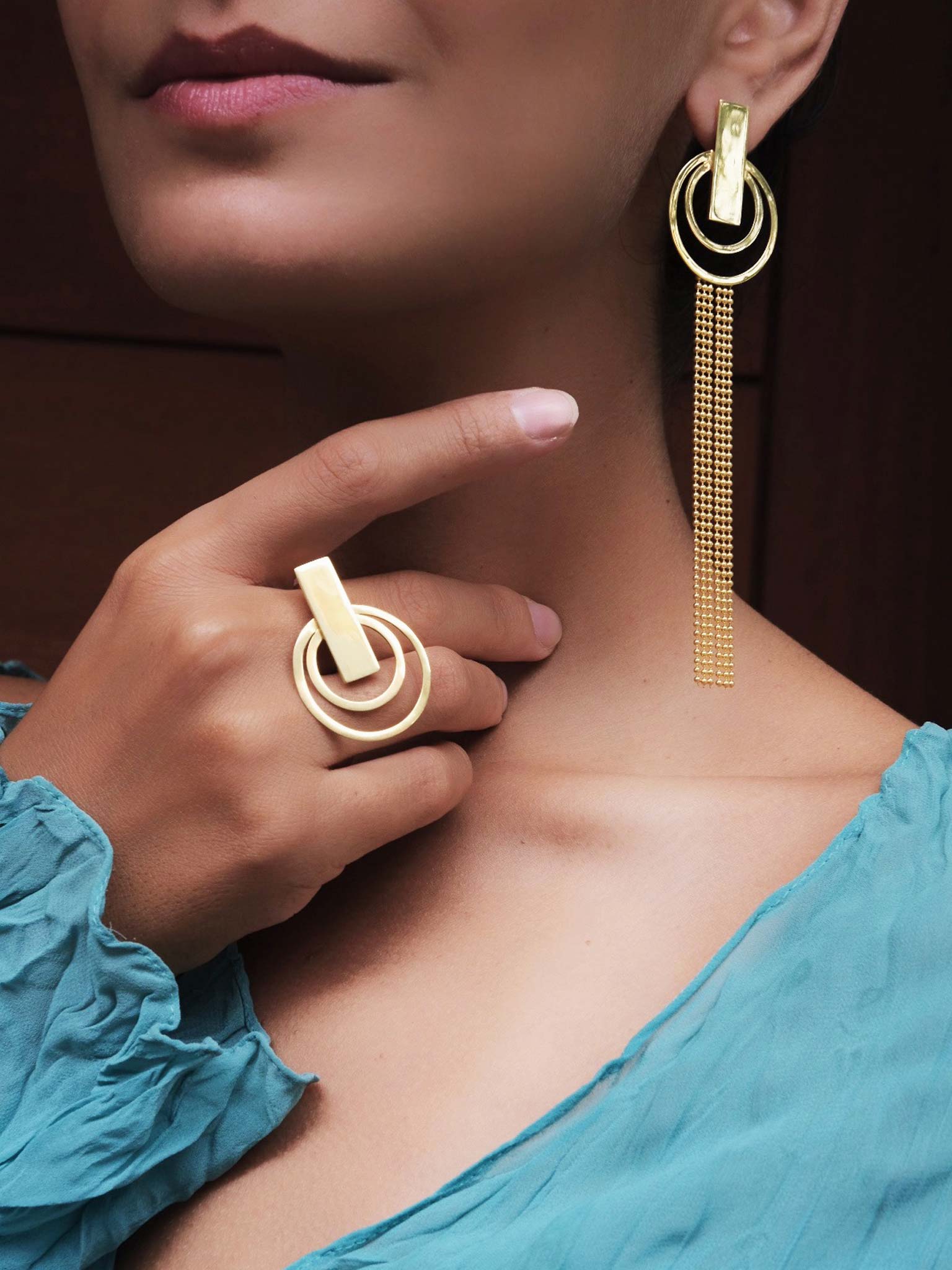 Ring Ruby Gold on model